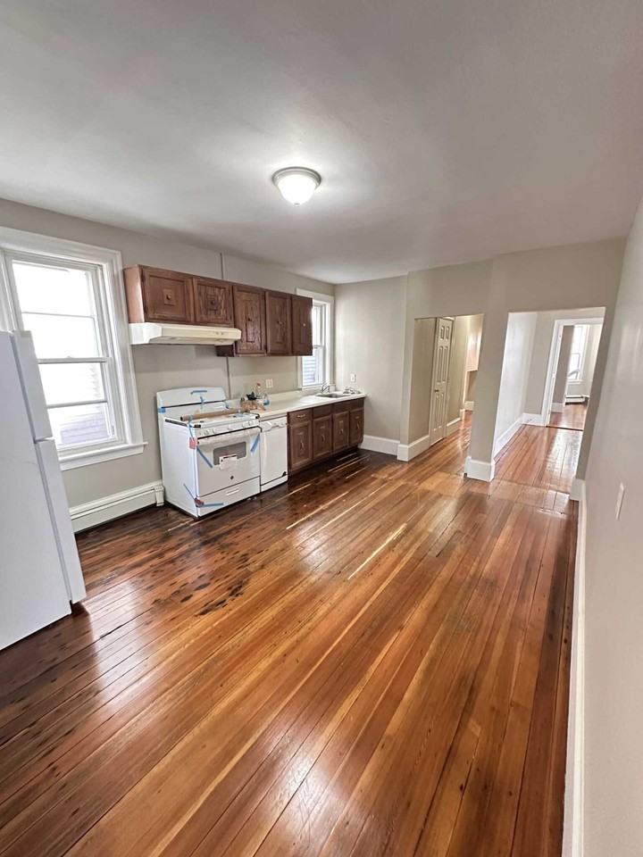 Congress Ave - Photo 2 of 8