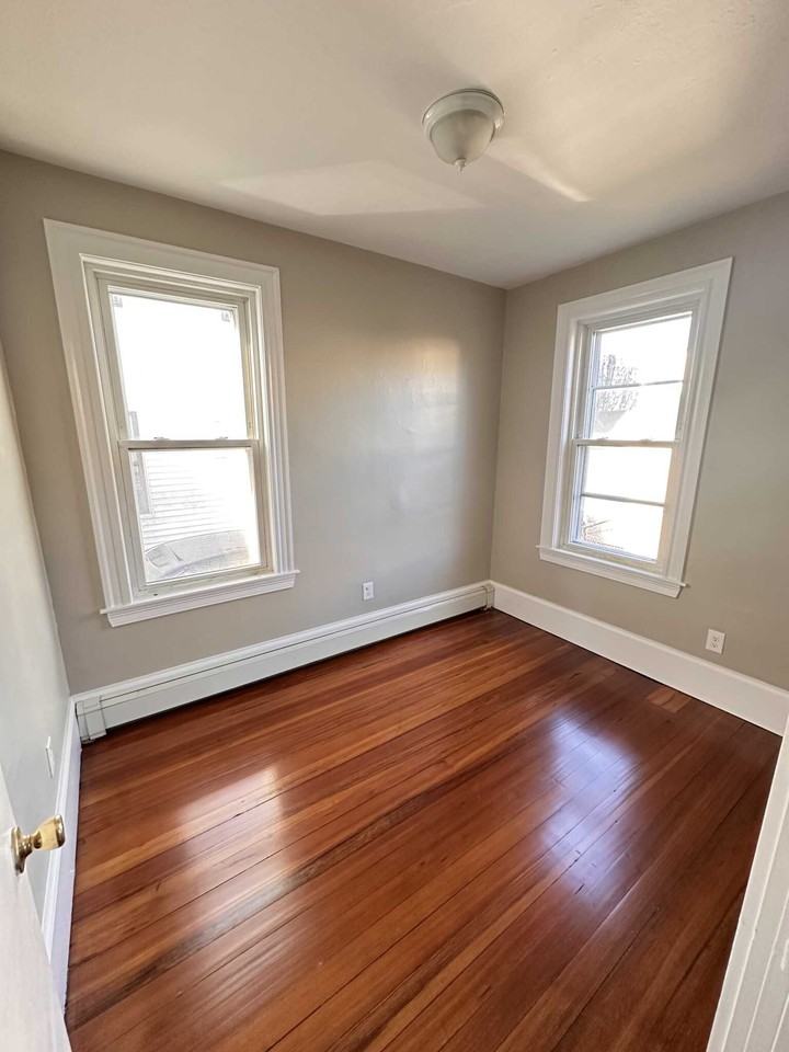 Congress Ave - Photo 3 of 8