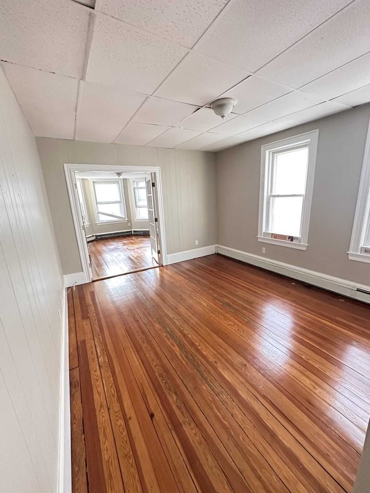 Congress Ave - Photo 4 of 8