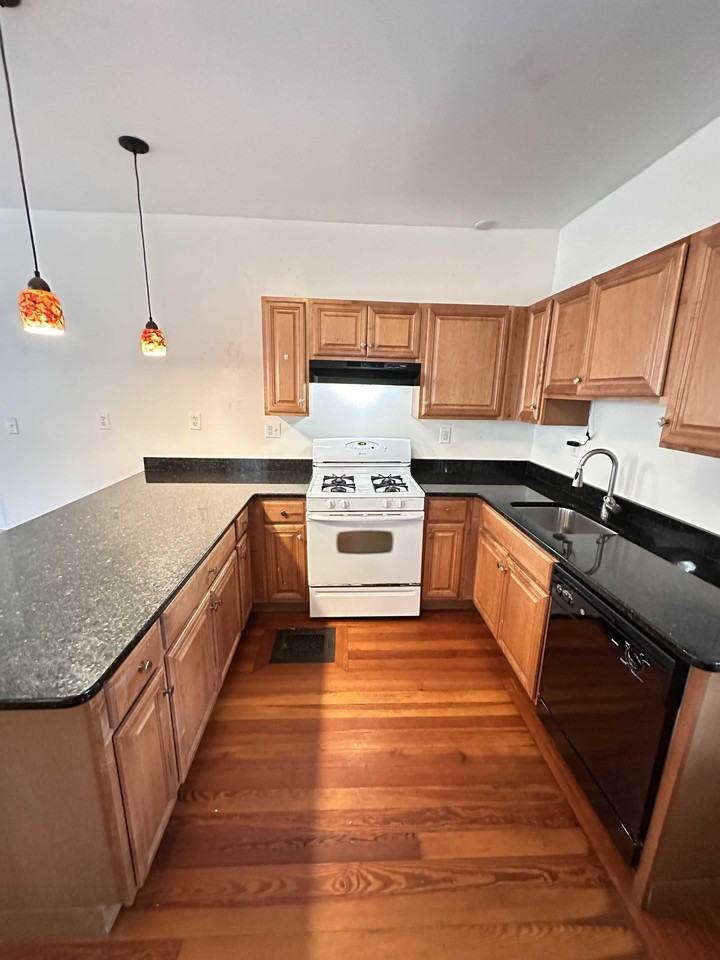 Capen St - Photo 3 of 12