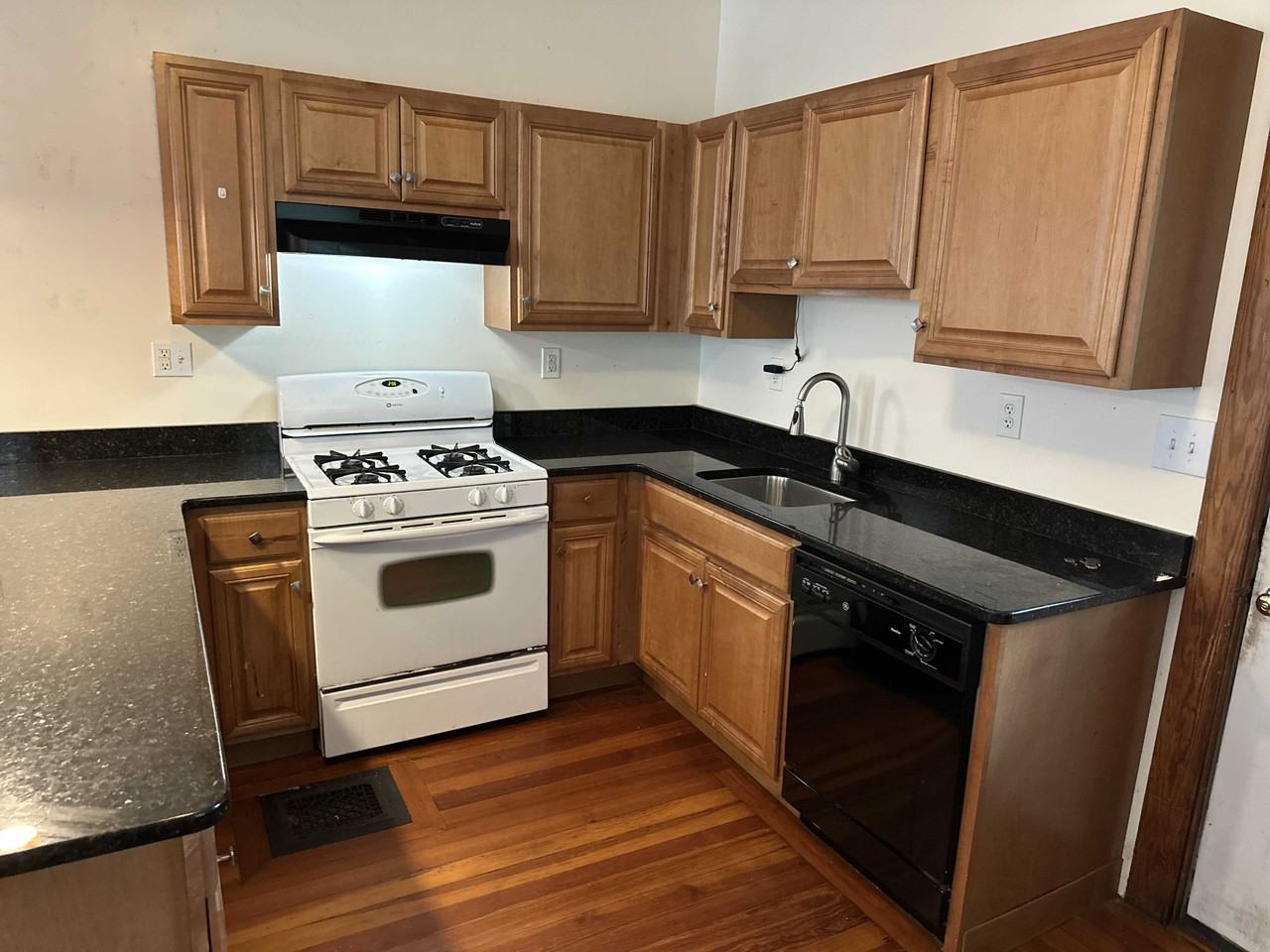 Capen St - Photo 5 of 12