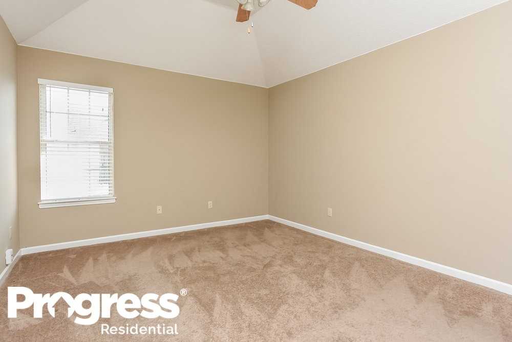 7470 Jennifer Dr - Photo 6 of 16