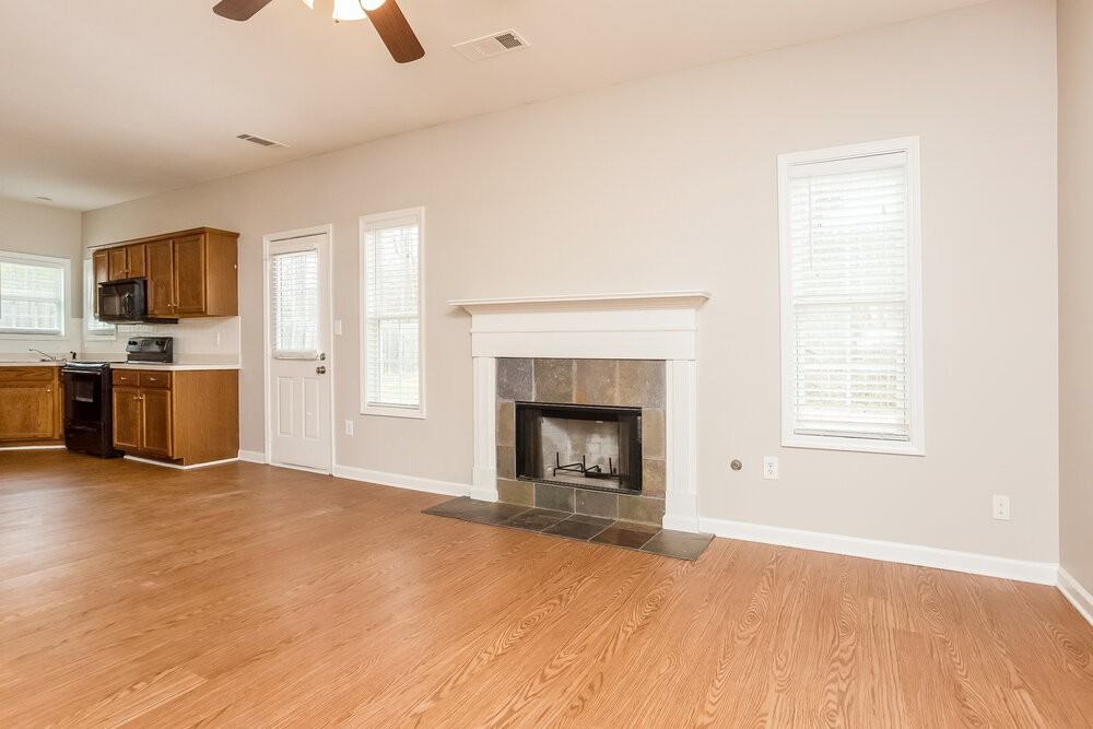 880 Terrace Mill Dr - Photo 4 of 17