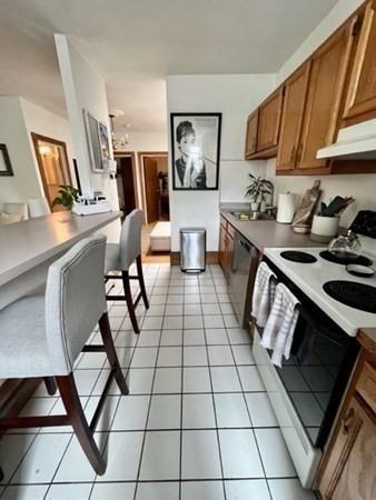 94 E Brookline St #4 - Photo 4 of 8