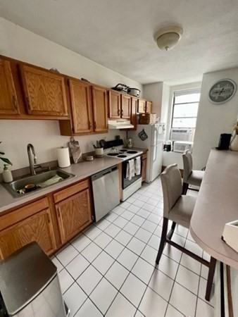 94 E Brookline St #4 - Photo 5 of 8