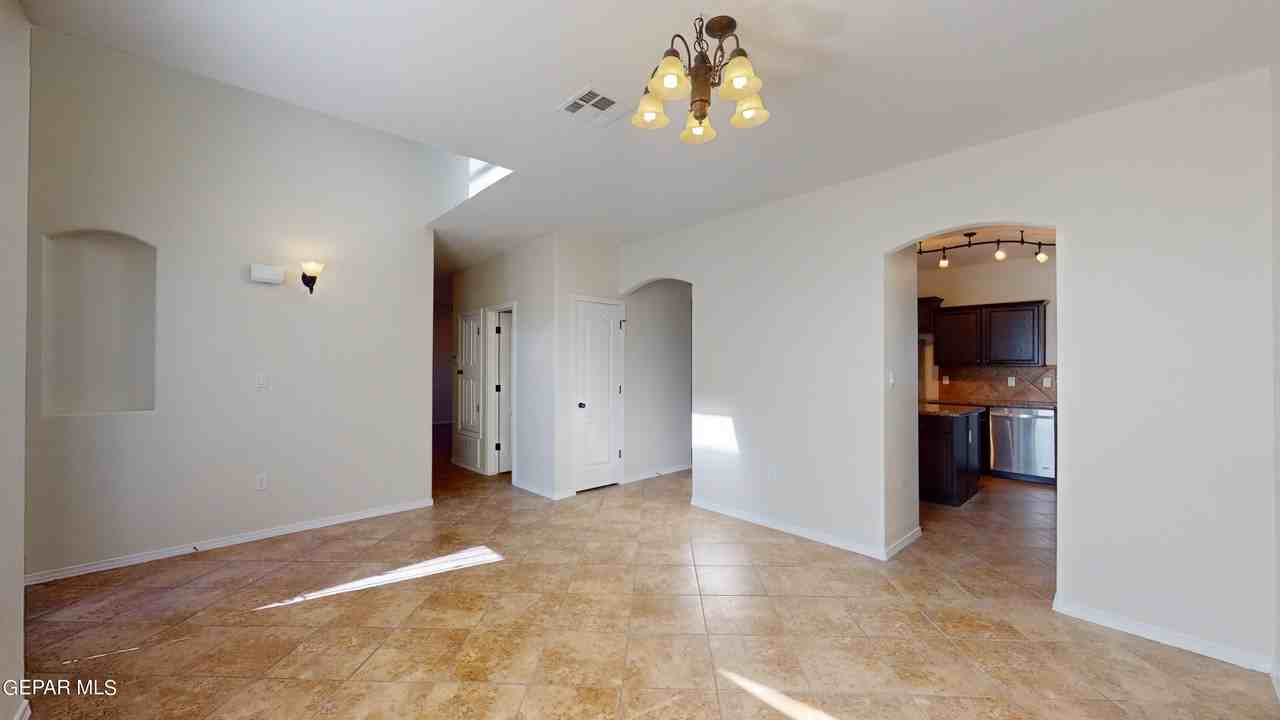12729 Destiny Ave - Photo 4 of 35