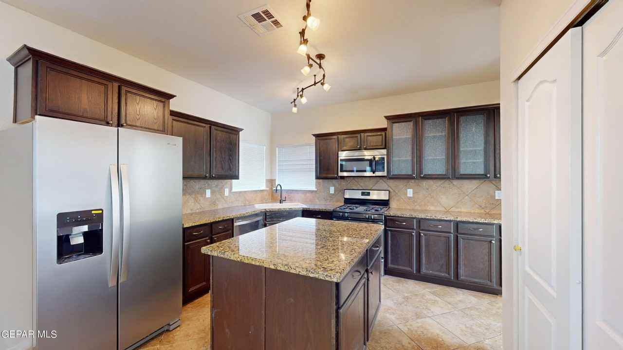 12729 Destiny Ave - Photo 7 of 35