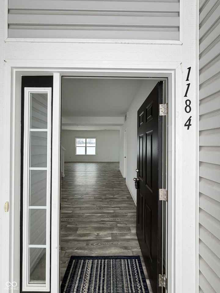 1184 Lakeshore Dr - Photo 2 of 18