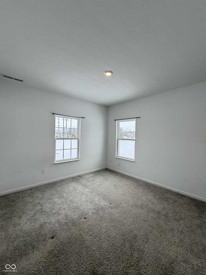 1184 Lakeshore Dr - Photo 6 of 18