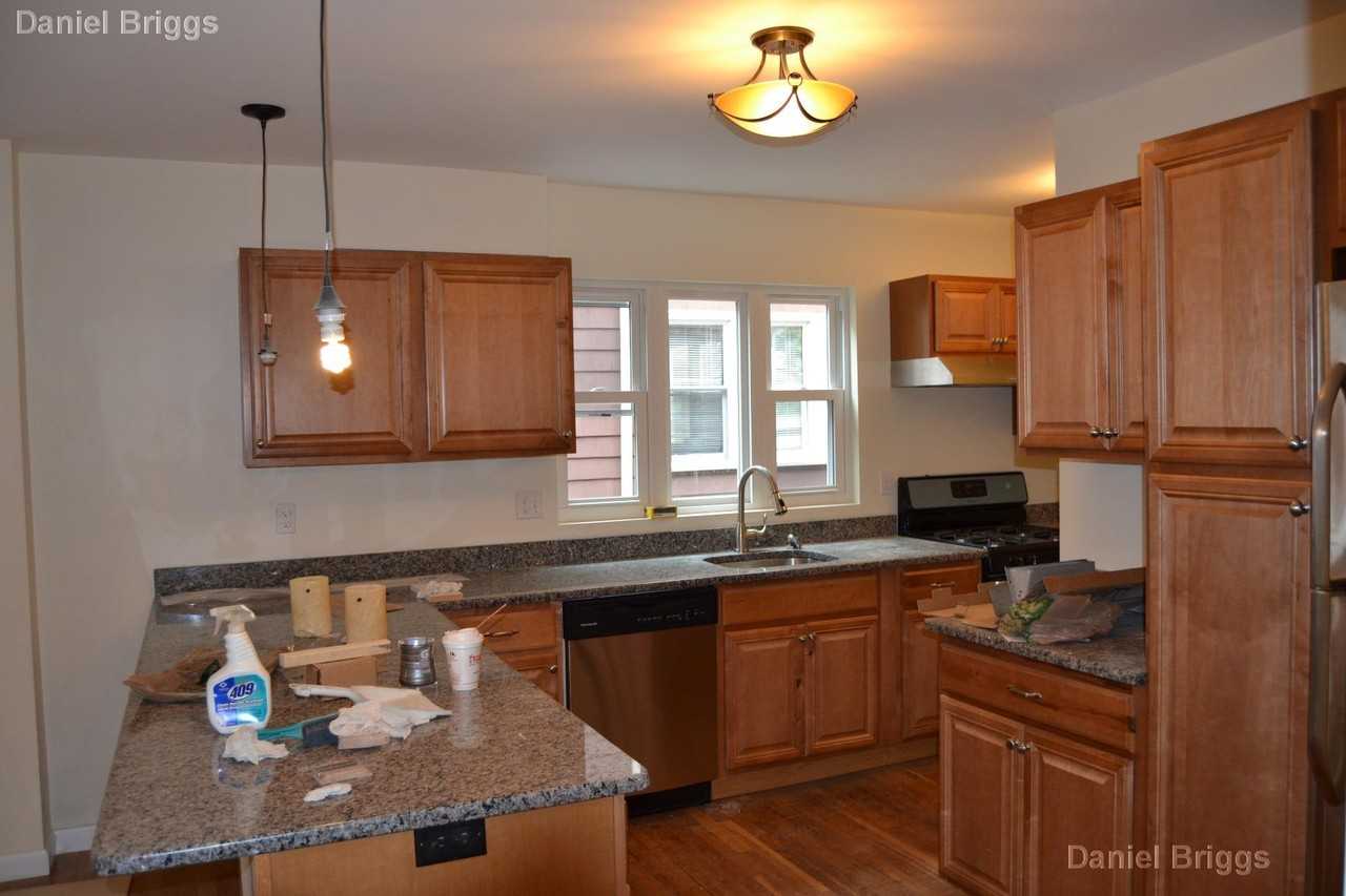 214 Arlington St - Photo 4 of 19