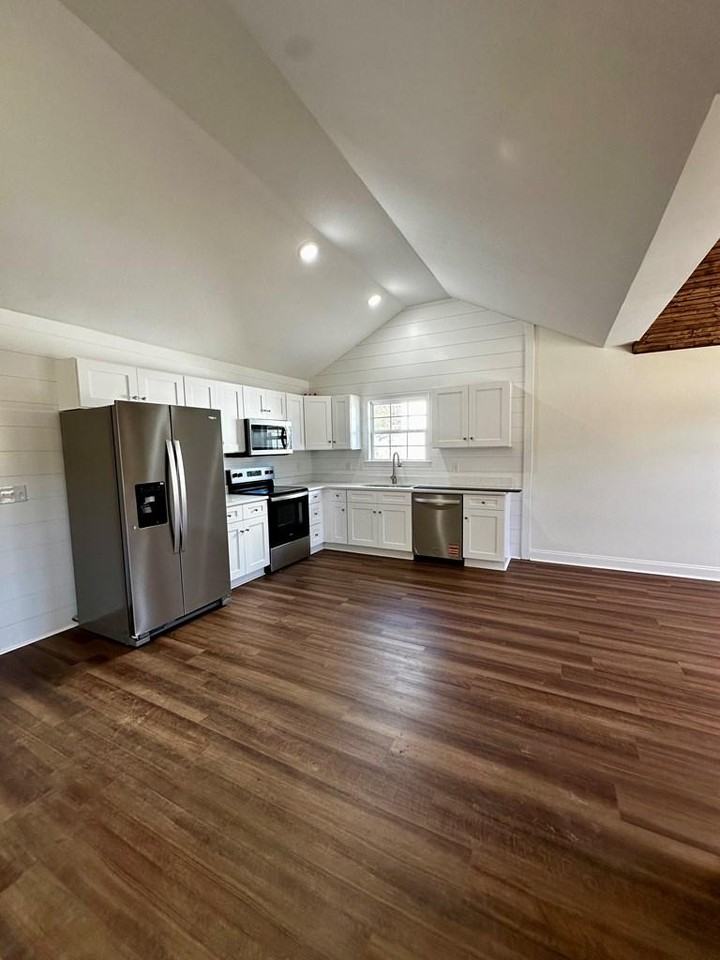 1304 Riverbend Rd - Photo 3 of 6