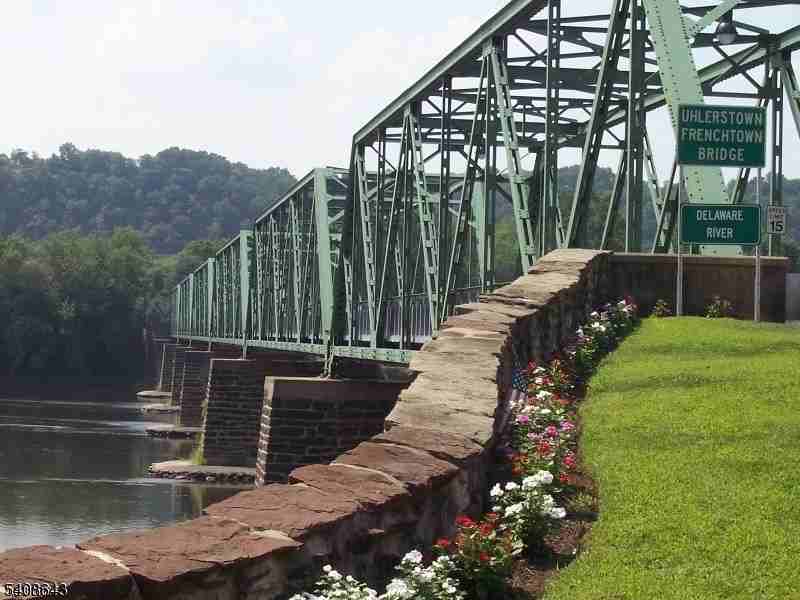 41 Bridge St - Photo 2 of 16