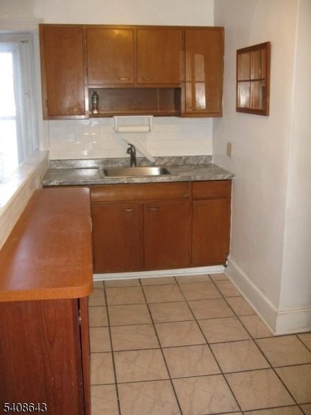 41 Bridge St - Photo 5 of 16