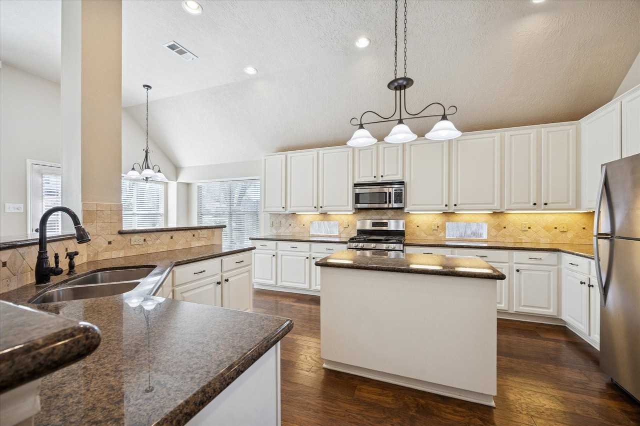 11819 Amyford Bnd - Photo 7 of 16