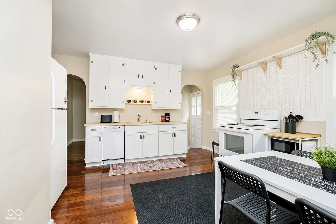 1616 Cord St - Photo 7 of 29