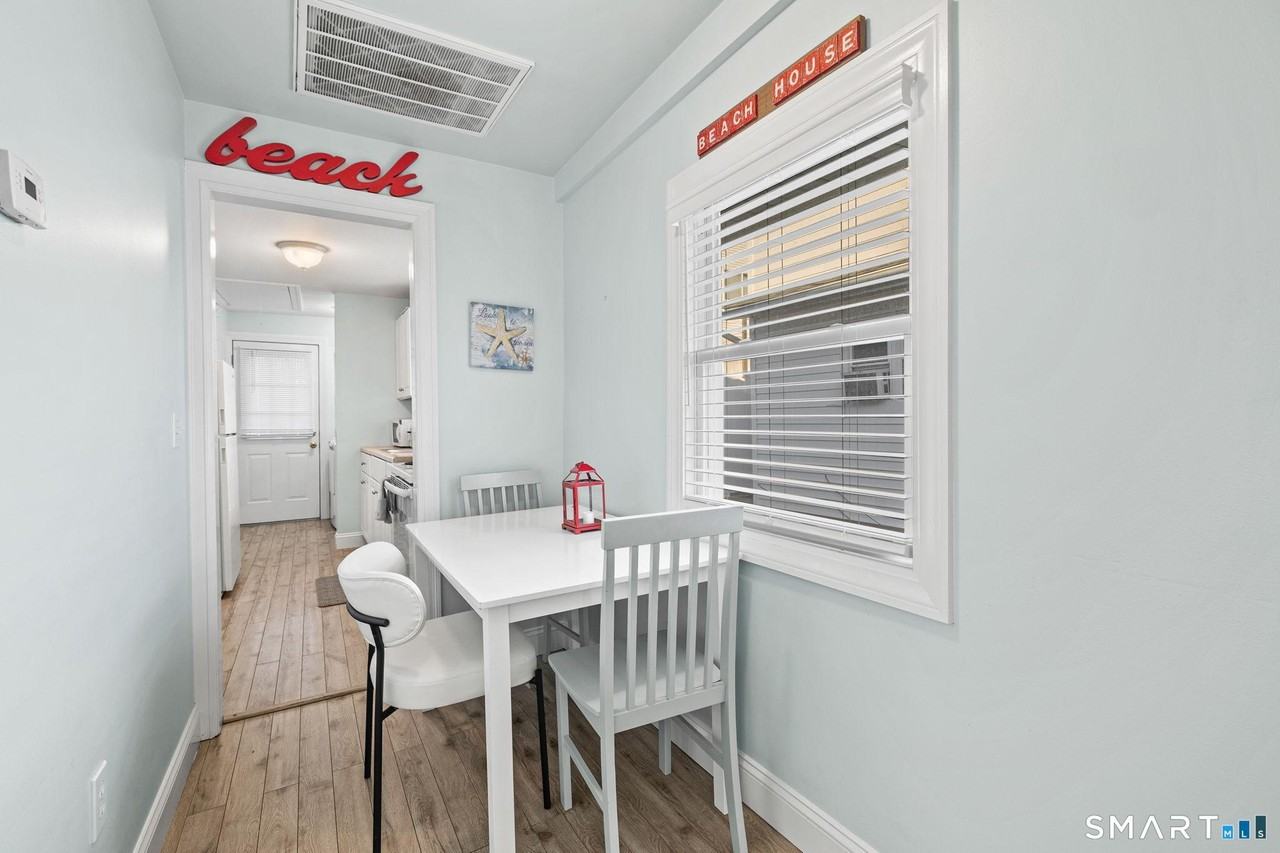 108 College Pl - Photo 5 of 14