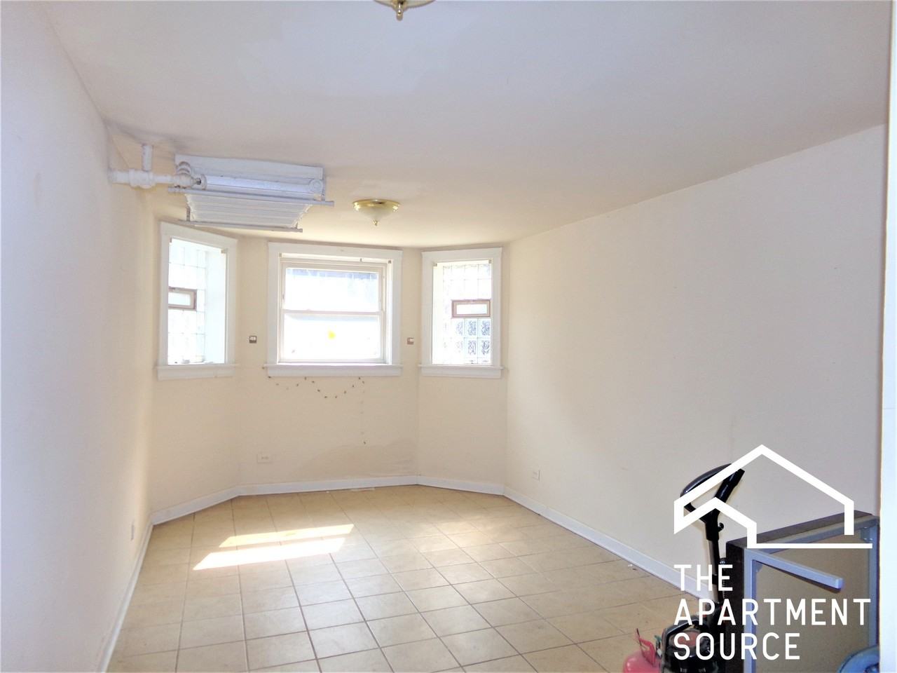 6574 N Lakewood Ave #G