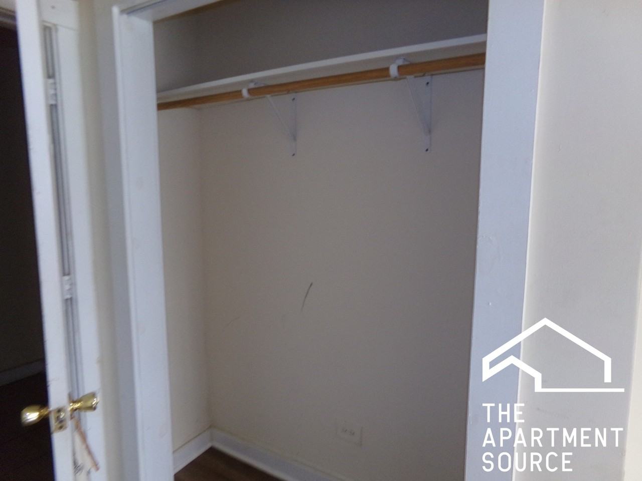 6574 N Lakewood Ave #G - Photo 5 of 14