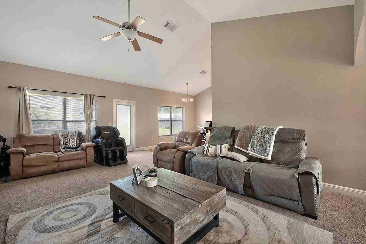 607 Rowan Cir - Photo 3 of 27