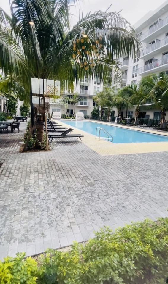 430 Nw 34th Ave #607 - Photo 4 of 12