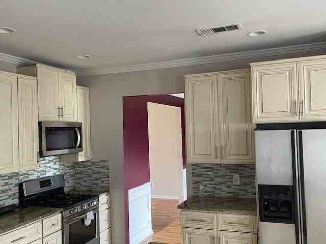 1105 Thornebrooke Ct - Photo 5 of 26