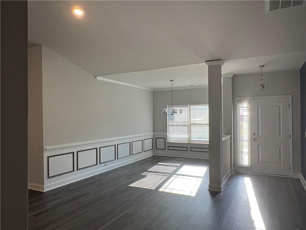 1838 Abbey Rd - Photo 2 of 17