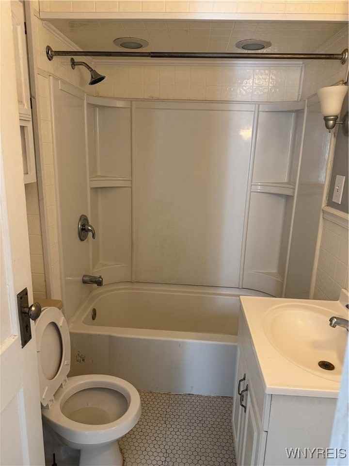 5 Humphrey Rd - Photo 5 of 14