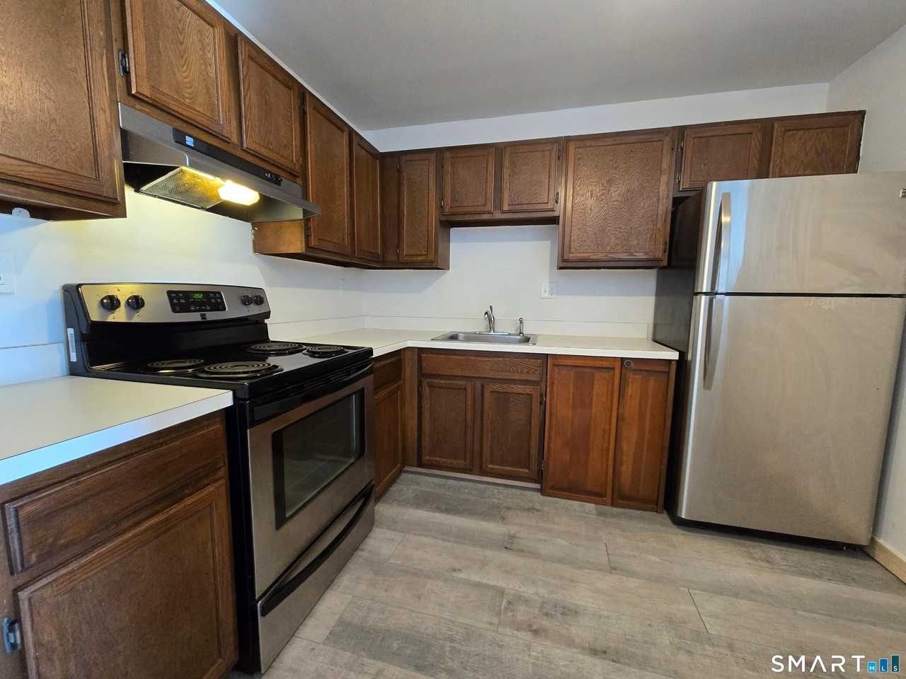 1205 Cromwell Hills Dr - Photo 2 of 15