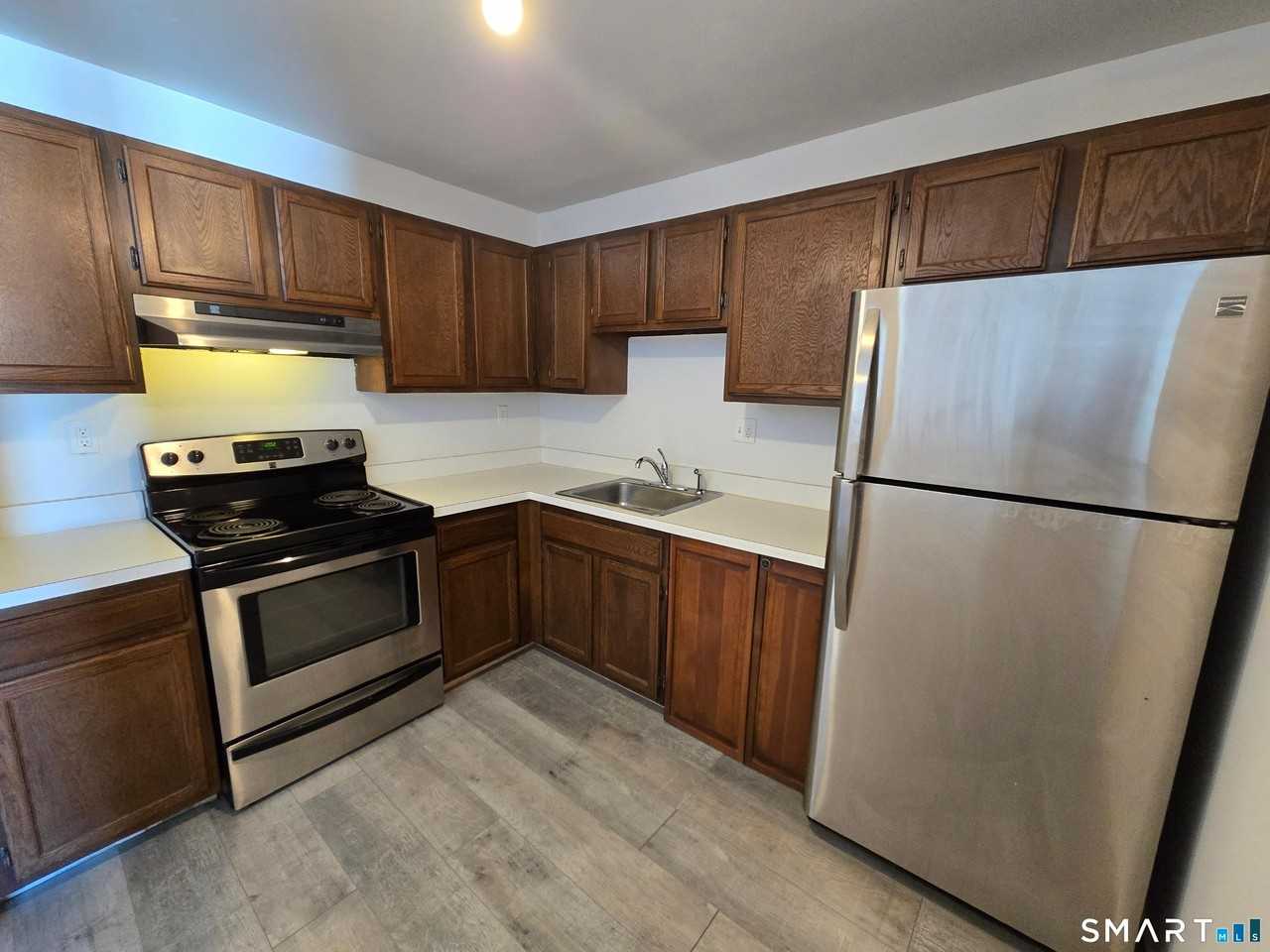 1205 Cromwell Hills Dr - Photo 3 of 15