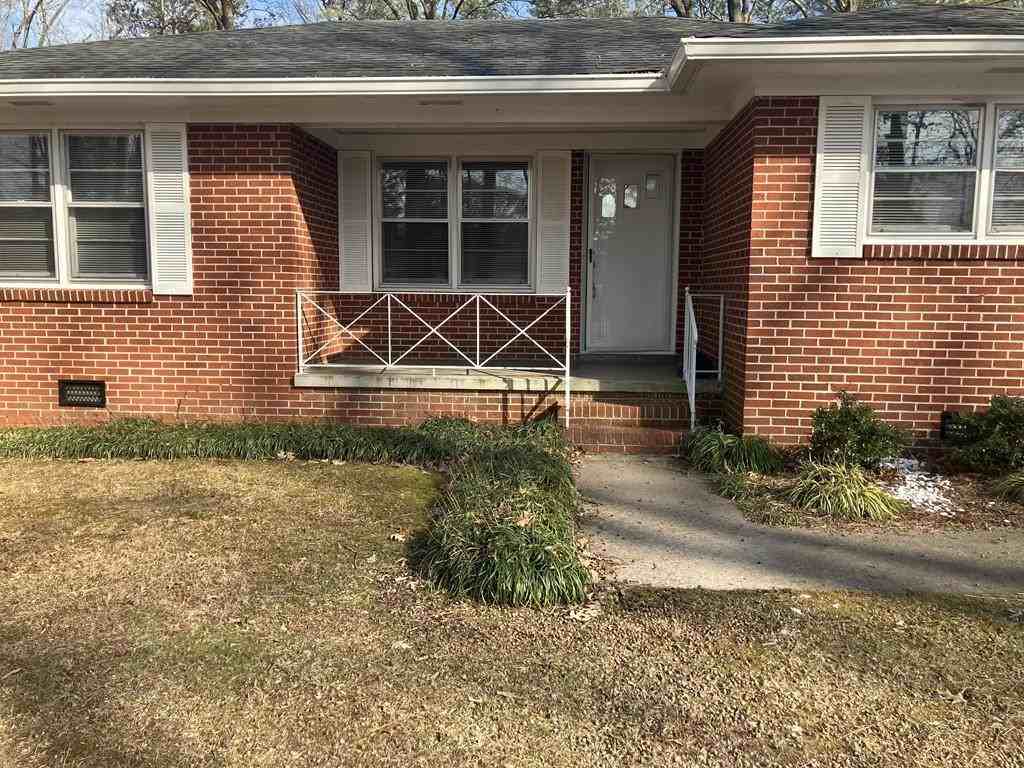 121 Fairway Dr