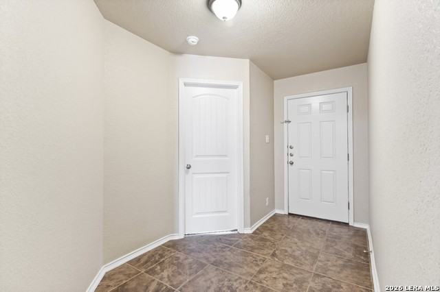 10531 Rhyder Rdg - Photo 3 of 24