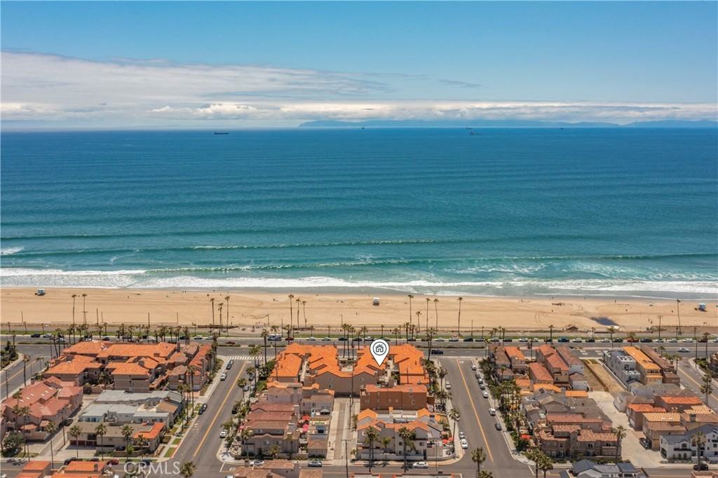 2000 Coast Cir - Photo 5 of 34