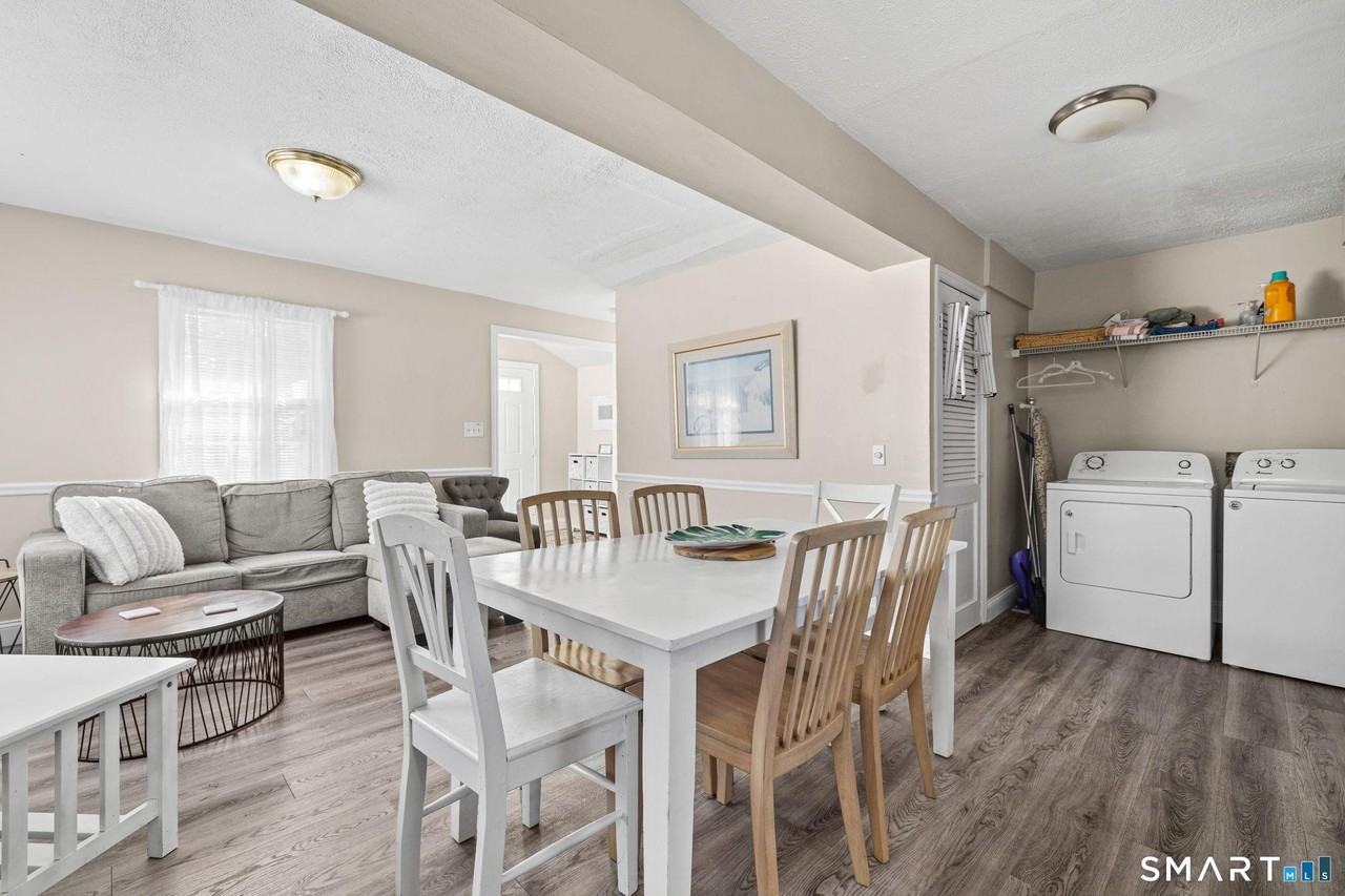 116 College Pl - Photo 7 of 26