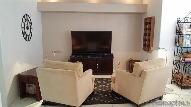 5157 Renaissance Ave ##A - Photo 7 of 8