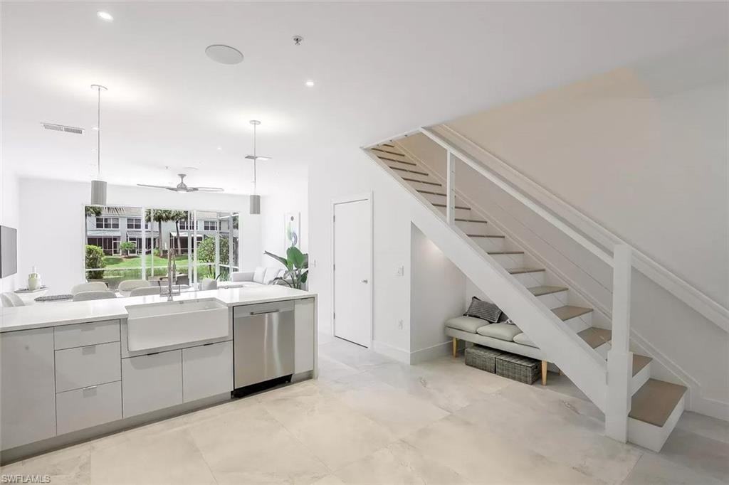 775 Hampton Cir - Photo 6 of 19