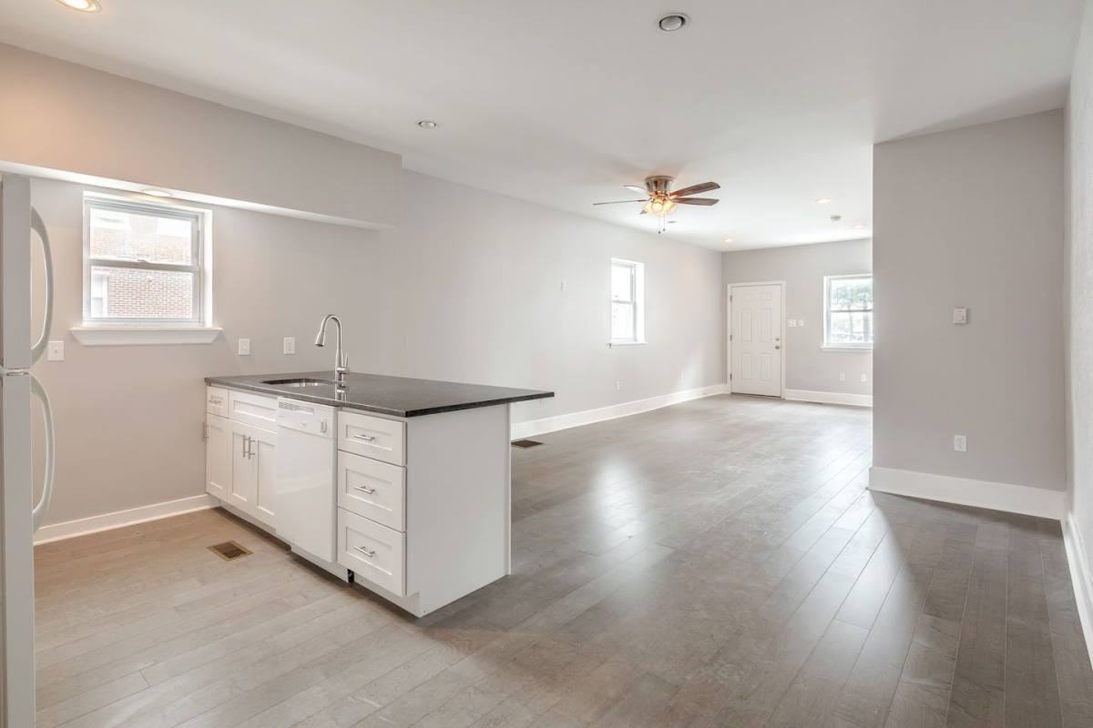 1400 S 16th St #1 - Photo 3 of 10