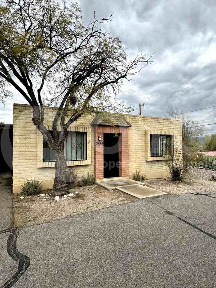 2865 N Fontana Ave - Photo 3 of 10