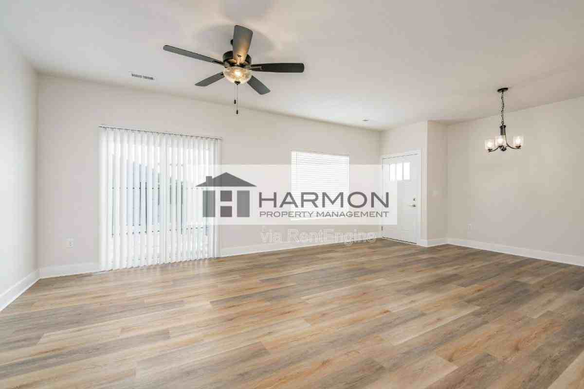 2018 N Reece Ct - Photo 2 of 10