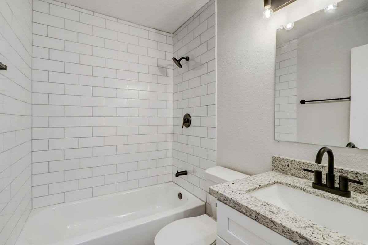 15910 Plover Ct - Photo 3 of 10