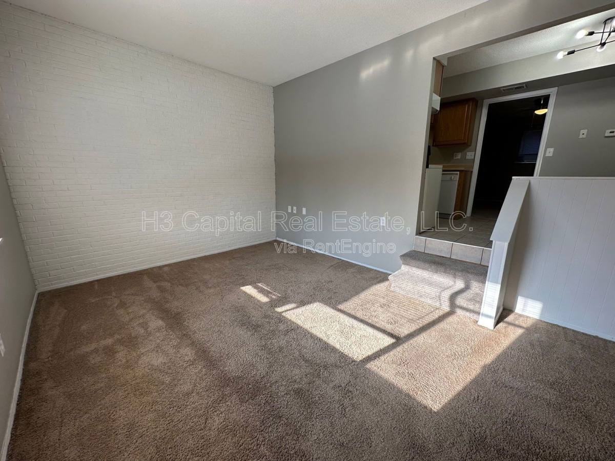 102 C Woodhenge Dr - Photo 2 of 10