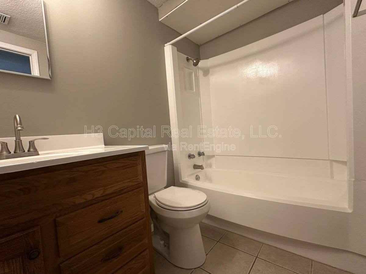 102 C Woodhenge Dr - Photo 5 of 10