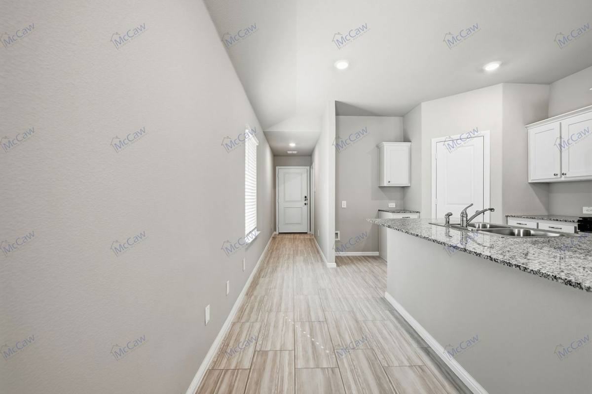 139 Mojave Rd - Photo 4 of 10