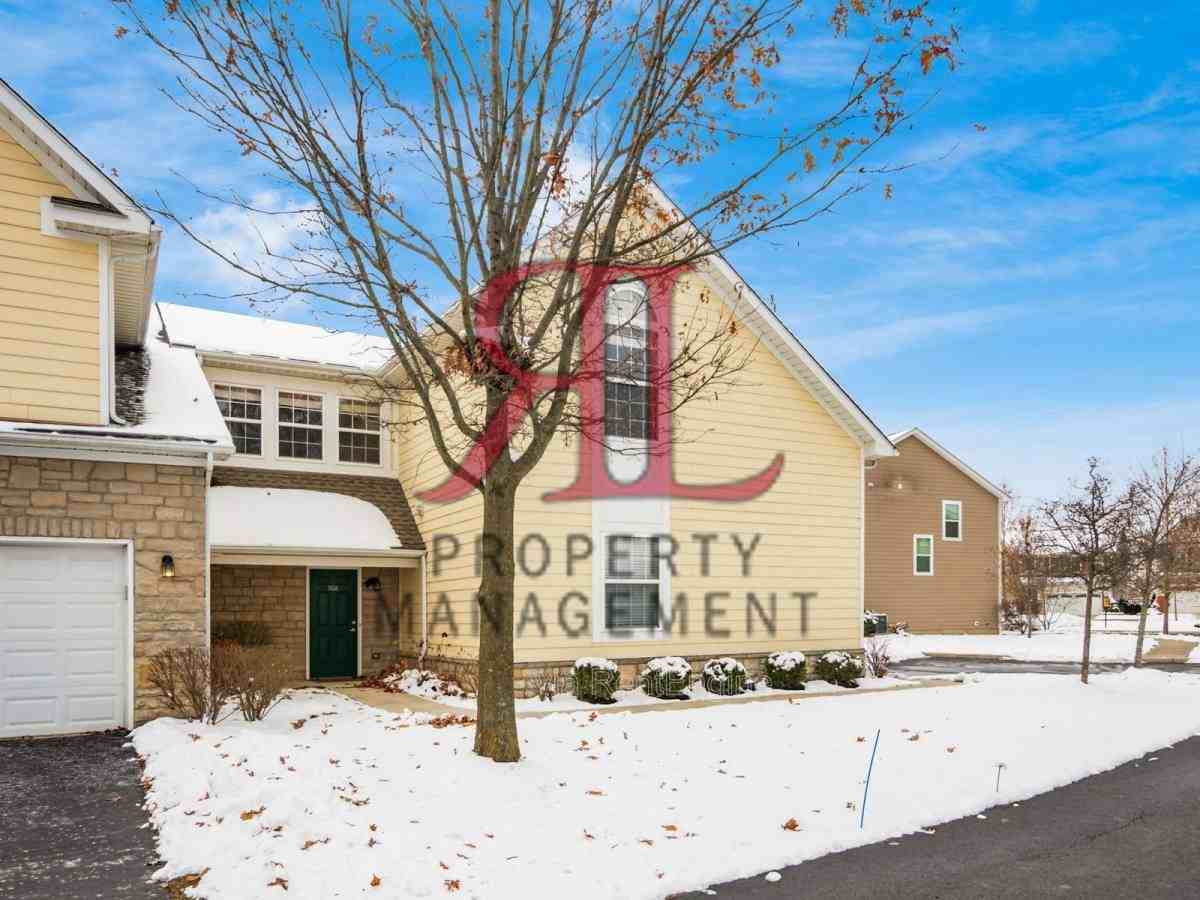 7826 Scioto Crossing Blvd - Photo 2 of 10