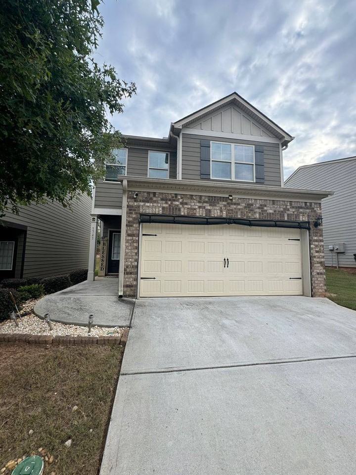 5745 Woodside Xing - Photo 2 of 10