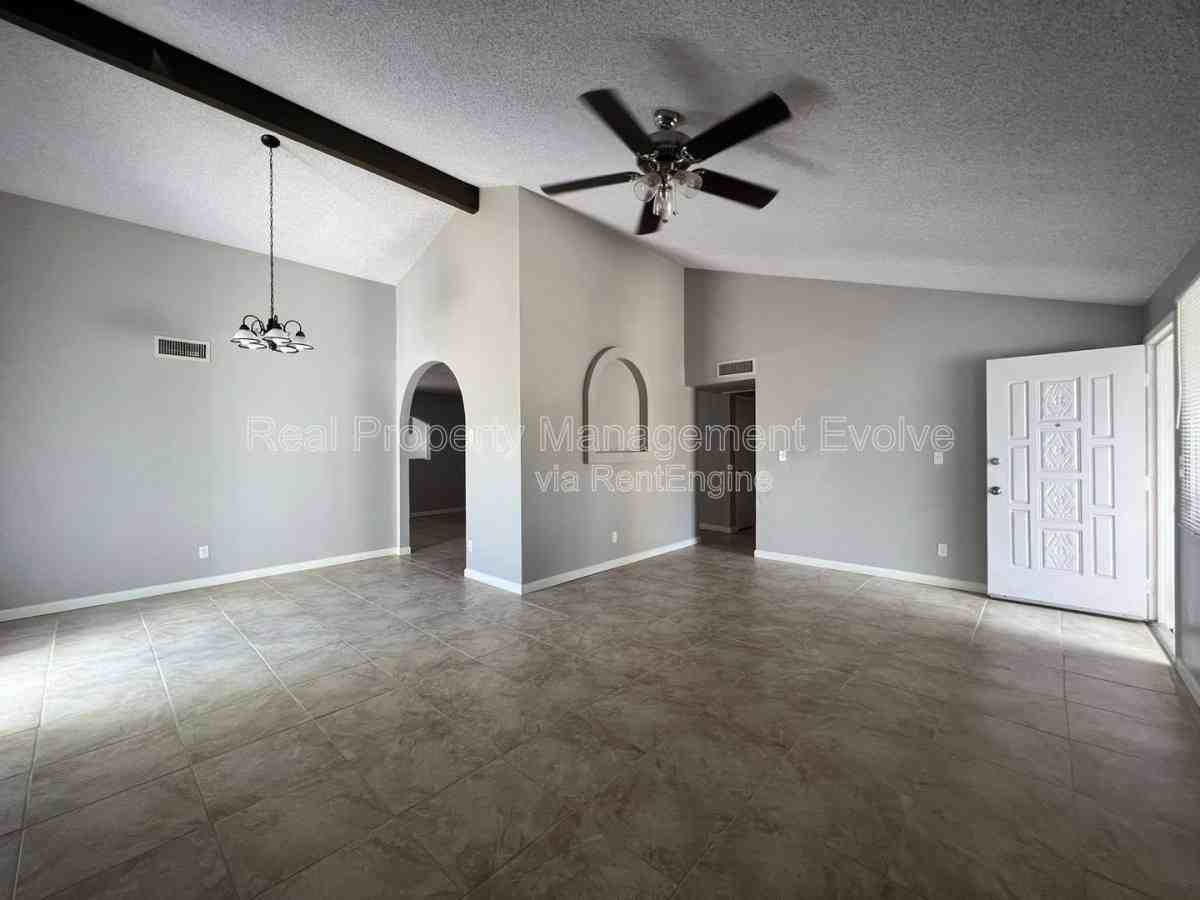 6521 W Palo Verde Ave - Photo 3 of 10