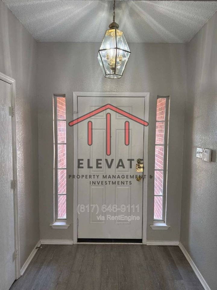 768 Hunter Dr - Photo 3 of 10