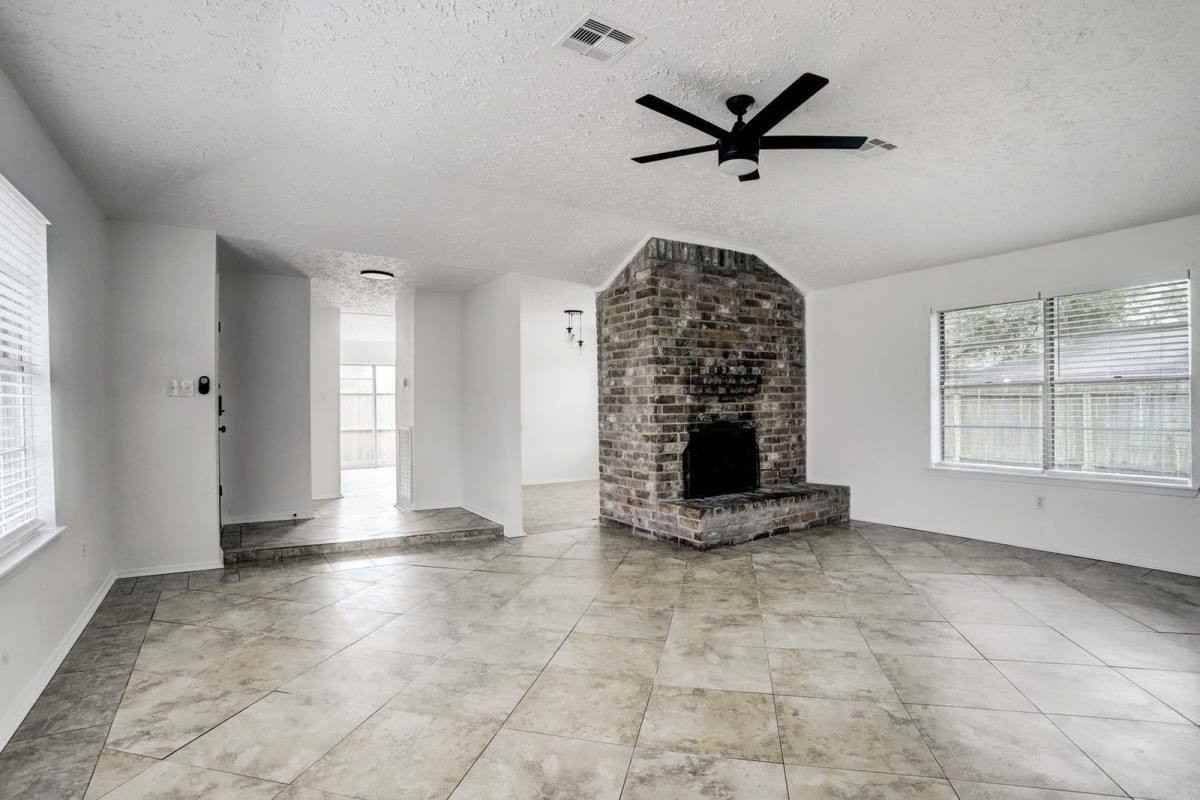 23318 Bright Star Dr - Photo 2 of 10