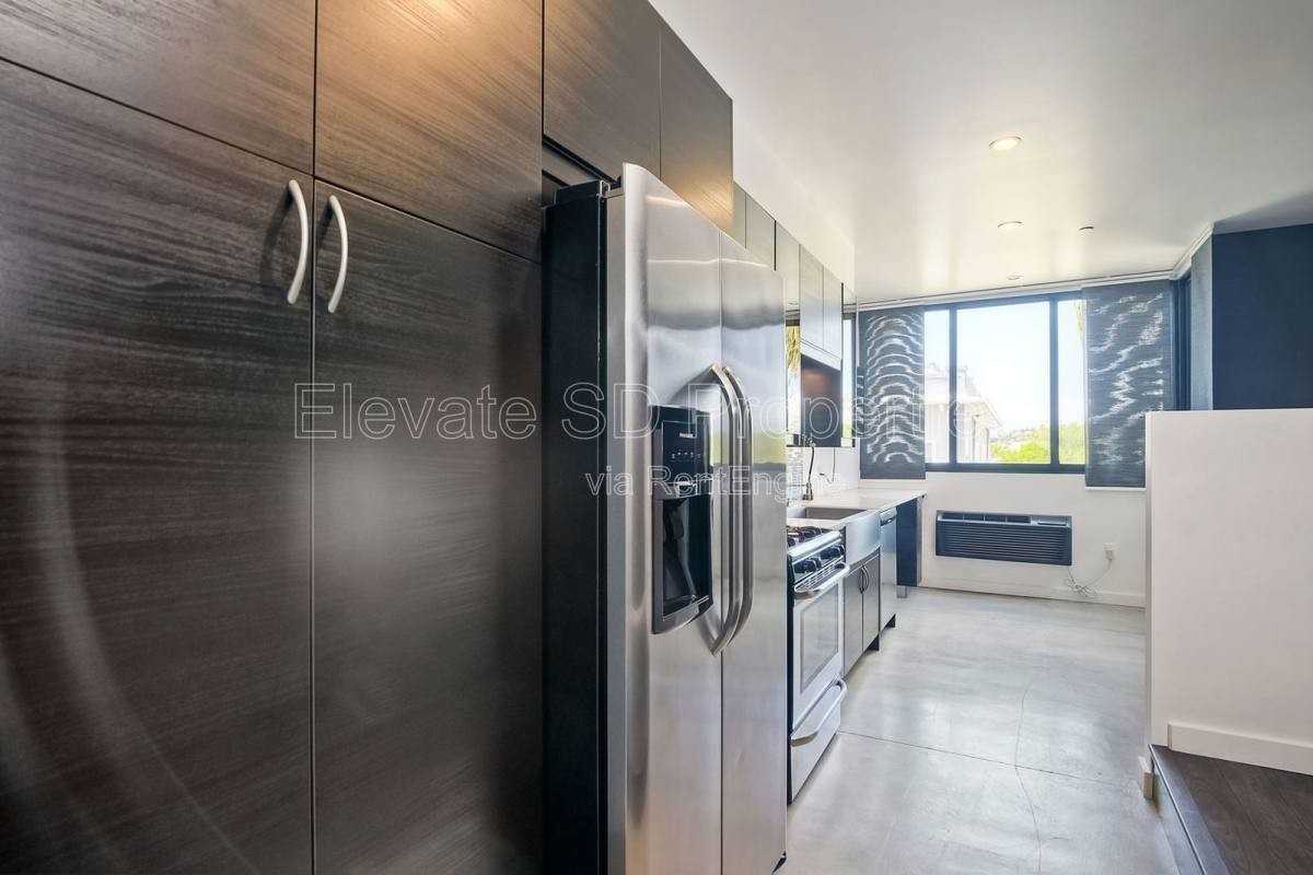 1965 Columbia St #7 - Photo 5 of 10