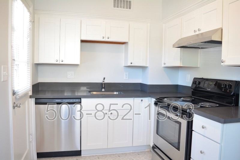 5034 Se 75th Ave - Photo 4 of 14