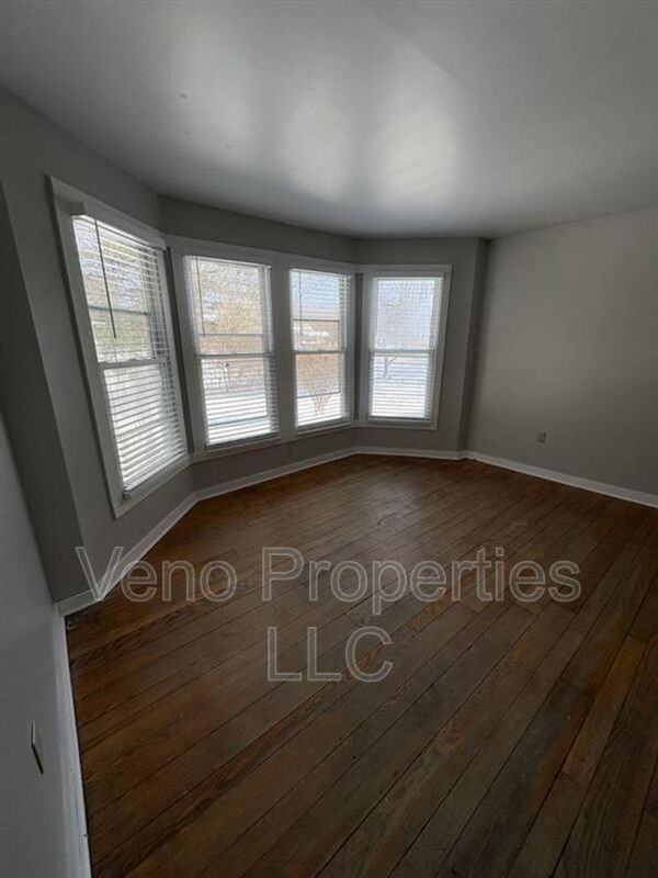 24 W Main St #B - Photo 6 of 16